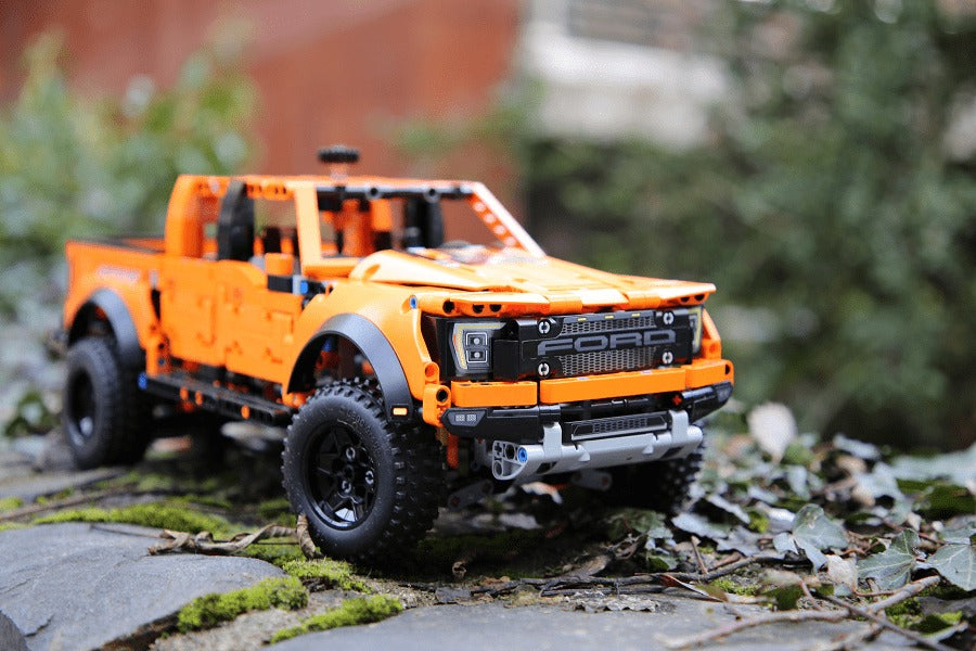 Ford F-150 Raptor (1379 peças)