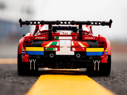 Ferrari 488 GTE (1677 peças)